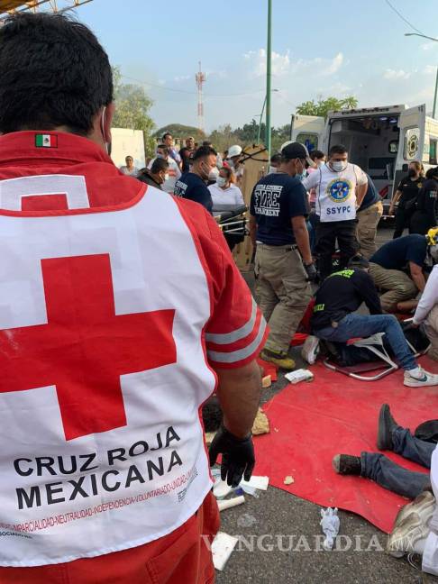 $!Mueren 49 migrantes en volcadura de tráiler en Chiapas; reportan 58 heridos hasta el momento