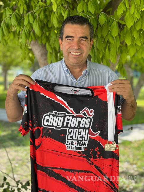 $!Chuy Flores, organizador del evento, continúa promoviendo el deporte con una carrera accesible para todos, consolidada en la comunidad saltillense.