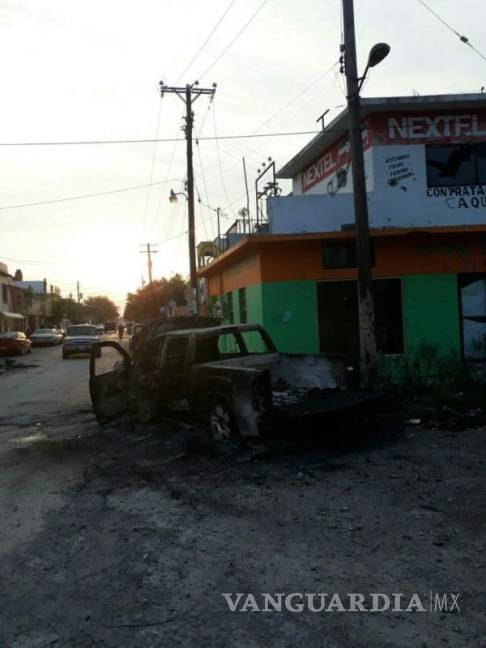$!Cártel del Noreste muestra su poderío armado en calles de Nuevo Laredo, Tamaulipas... ¡a plena luz del día! (video)