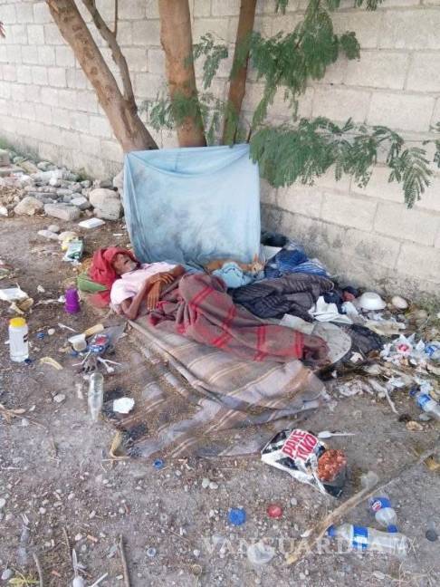 $!Don Miguel fue trasladado al hospital tras recibir atención y el acompañamiento de personal municipal.