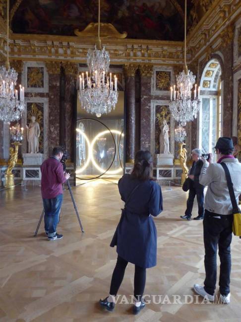 $!Olafur Eliasson lleva al laberinto de Versalles las claves del reflejo
