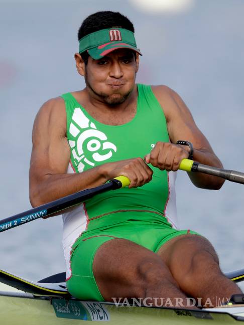 $!México se estrenó en el podio... como el uniforme más feo