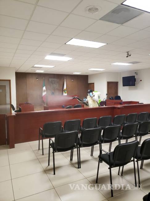 $!Sanitizan Centro de Justicia Penal en Monclova