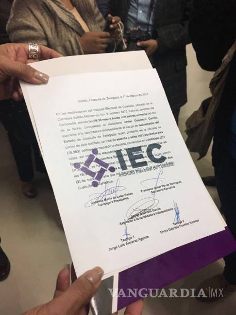 $!Entrega Guerrero 195 mil firmas; IEC acusa recibo