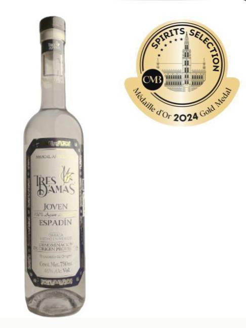 $!El Mezcal artesanal Tres Damas obtuvo el pasado fin de semana la Medalla de Oro 2024, en Bruselas, Bélgica.