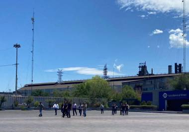 El cierre de la empresa, que comenzó a finales de 2022, ha tenido un impacto negativo significativo en la economía y el empleo en la Región Centro de Coahuila.