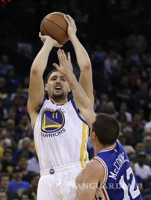 Un excelso Thompson lidera la victoria de Warriors sobre Sixers