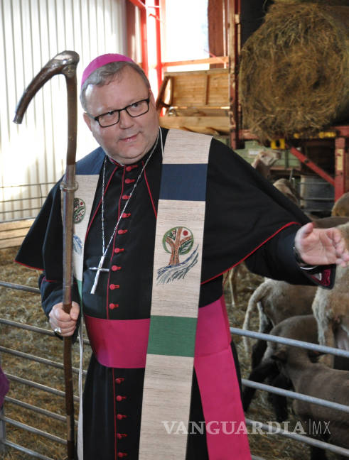 $!Aboga obispo católico alemán por dar la bendición a los homosexuales