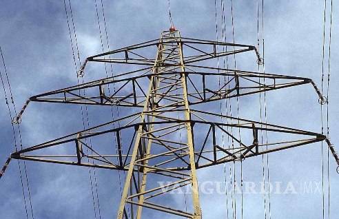 Se electrocuta al realizar trabajos de pintura y muere en el IMSS