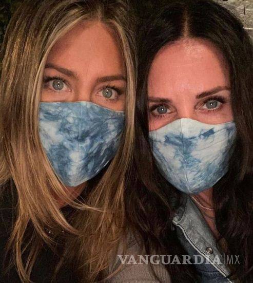 Jennifer Aniston y Courteney Cox te lo piden como 'amigas': ¡Usa cubrebocas!