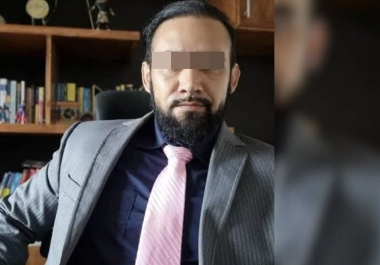 Montenegro habría modificado legalmente su identidad de sexo para asumirse como mujer y solicitar la aplicación de la “perspectiva de género” ante un juez, con la intención de evitar el pago de la pensión alimentaria y revertir procedimientos legales en su contra.