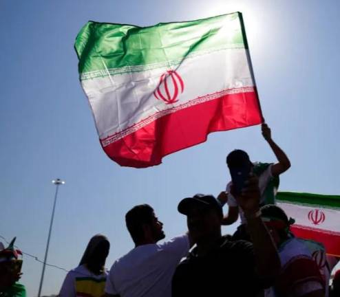 Irán ha quedado devastado económicamente por la guerra y el consiguiente bloqueo estadounidense, pero mantuvo su postura desafiante ante las amenazas de aislamiento total de Bessen.