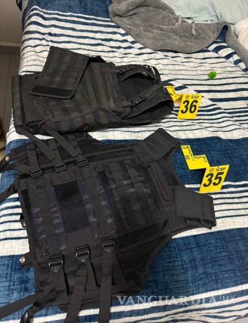 Catean casa de Monterrey por homicidio y encuentran armas