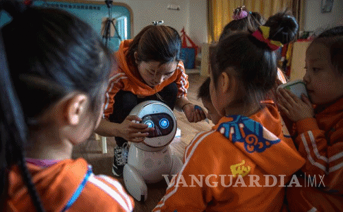 $!En China, los robots ya cuidan al ser humano, desde su infancia a la vejez