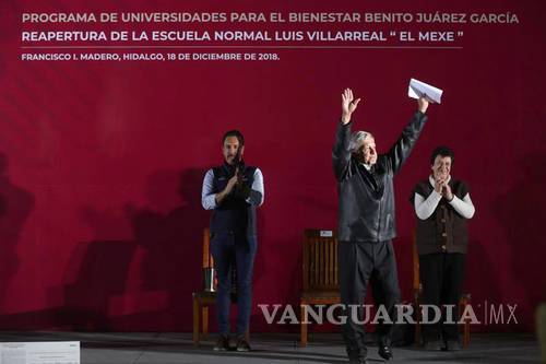 $!AMLO anuncia la reapertura de la Escuela Normal El Mexe