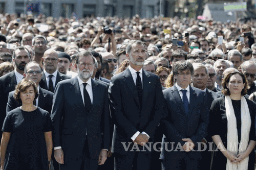 $!&quot;No tengo miedo”, España homenajea a las víctimas de los atentados