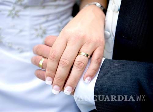 Renuevan en Saltillo votos matrimoniales 400 parejas en el Día de la Familia