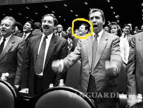 $!En el recuadro, Ignacio Ovalle, el del fraude a Segalmex, festejando con Roque Villanueva, Nati Glez. Parás y otros.