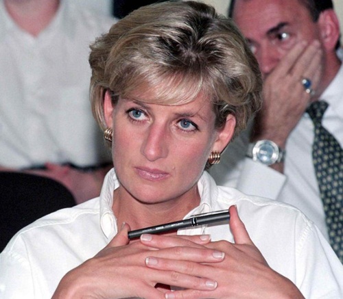 $!Subastan cartas escritas por la princesa Diana para un mayordomo