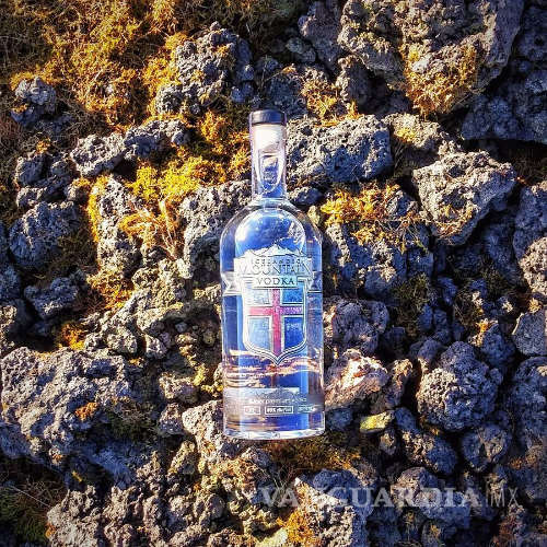 $!Lanza ‘La montaña’ su propia marca de Vodka