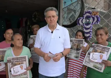 Pío López Obrador en su recorrido en colonias en Tuxtla, Chiapas.