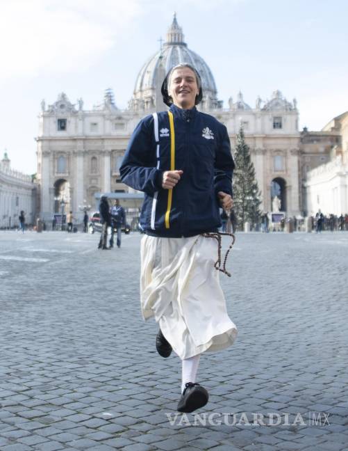$!Athletica Vatican, presume el Vaticano a su equipo oficial de atletismo