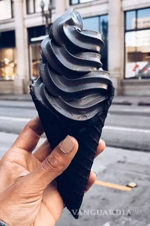 $!Helados y postres 'darks', tendencia que va contra lo 'unicornio'
