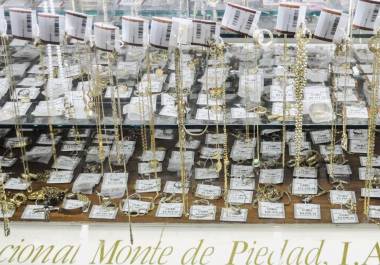 Nacional Monte de Piedad reactivó su tienda en línea con descuentos en joyería y relojes durante octubre.
