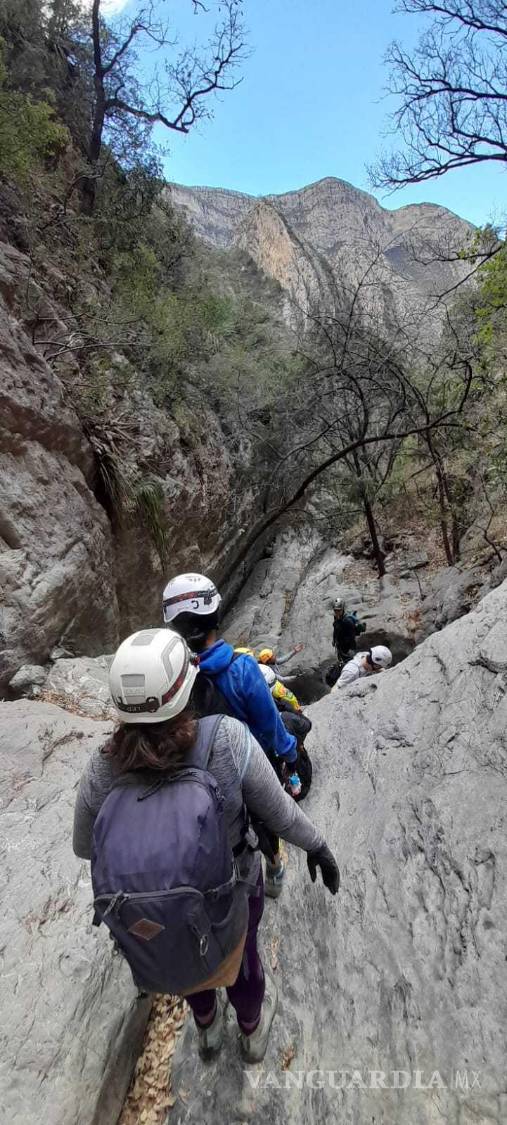 $!El rápel es una actividad emocionante que requiere conocimientos técnicos y el acompañamiento de guías experimentados.
