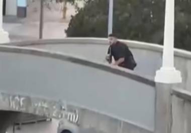 Naveed Akram, de 24 años, el joven sospechoso de disparar el domingo junto a su padre contra un acto de celebración de la comunidad judía en Sídney, salió del coma.