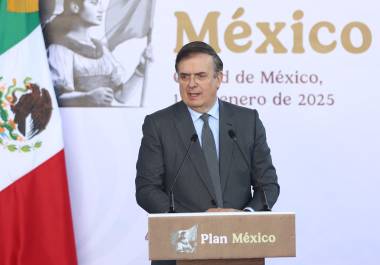 Ebrard también resaltó la eficaz intervención de la presidenta Claudia Sheinbaum, quien convenció a Donald Trump de pausar por un mes los aranceles del 25% sobre productos mexicanos