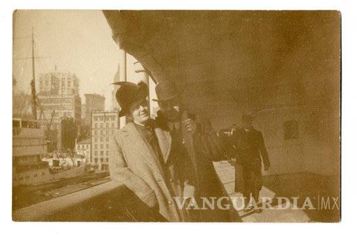 Subastan carta escrita antes de que el Titanic se hundiera