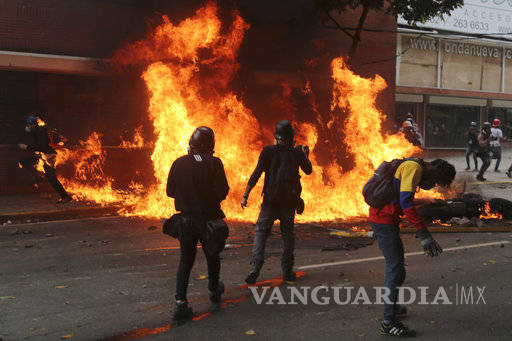 $!Reprimen nueva protesta en Venezuela, suben a 36 los muertos