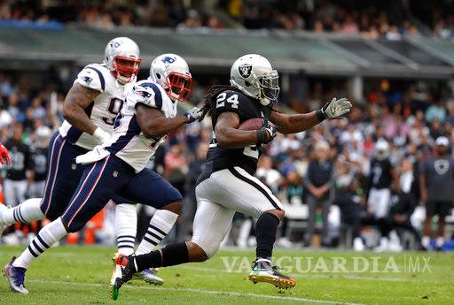 Marshawn Lynch lleva a México en su uniforme