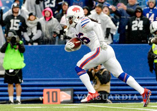 $!Bills embisten a los Raiders