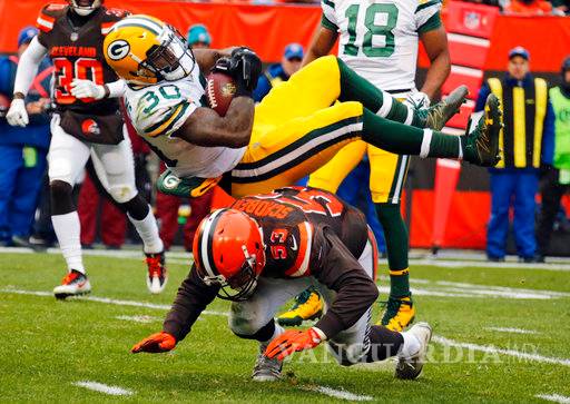 $!Packers le roban la primera victoria a los Browns