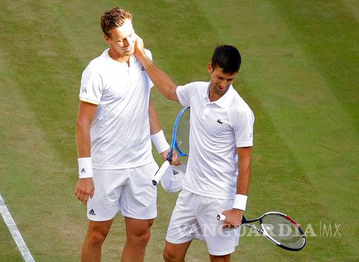 Djokovic se retira y le deja el camino libre a Tomas Berdych