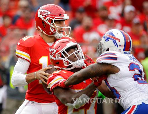 Chiefs vencen a Dolphins e hilan 2do título en el Oeste