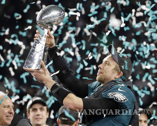 $!Nick Foles... De tirar la toalla a levantar el título