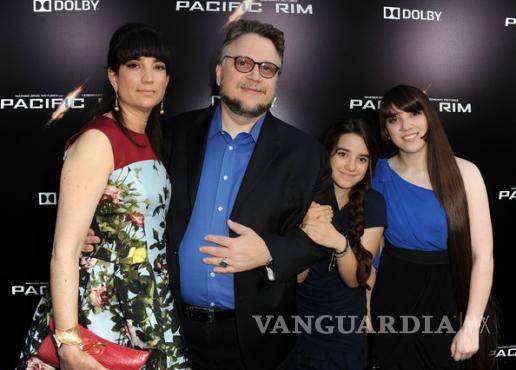 $!Guillermo Del Toro se divorcia. ¿La causante fue la mujer que llevó a los Oscar?