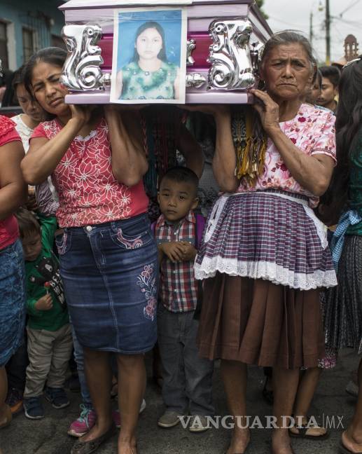 $!Sobrevivió a la erupción del Volcán de Fuego en Guatemala, pero su familia de 50 personas, no