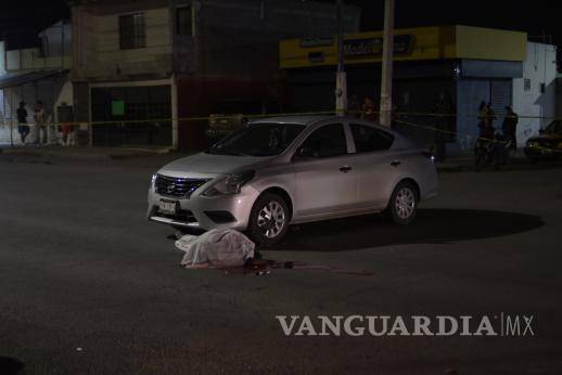 $!La persona sin vida fue identificada como Erika, una joven de 27 años madre de dos hijos y que iba como acompañante en una motocicleta.