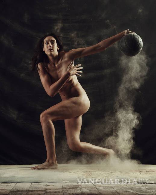 $!Zlatan Ibrahimovic aparece completamente desnudo para ESPN