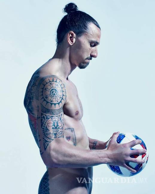 $!Zlatan Ibrahimovic aparece completamente desnudo para ESPN