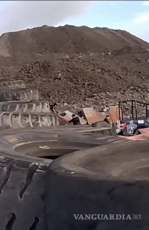 $!Los policías fueron captados en un video.