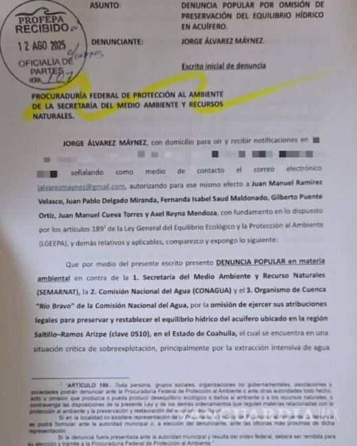 $!Álvarez Maynez señaló que existen 1,190 concesiones vigentes en la región y que, pese a que la Conagua reconoció en 2024 la sobreexplotación del acuífero, las concesiones continúan en aumento.