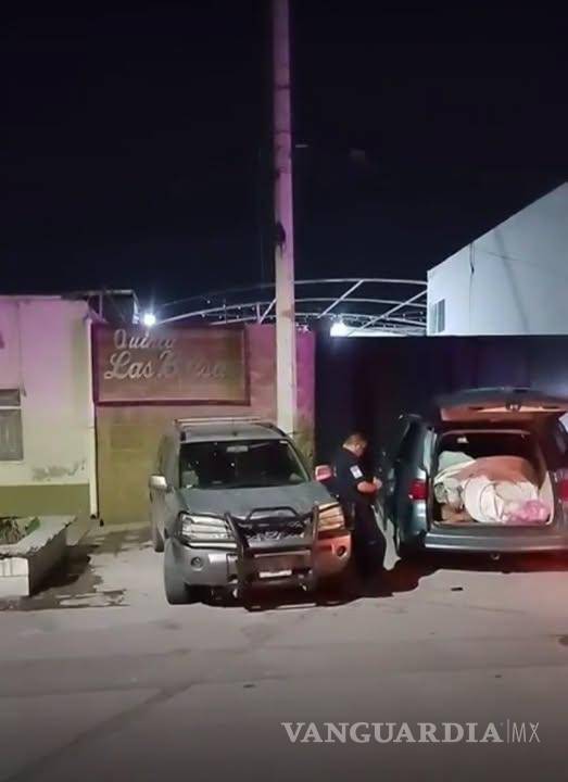 $!Policías municipales y personal de Inspección participaron en el operativo que concluyó con el desalojo del lugar.