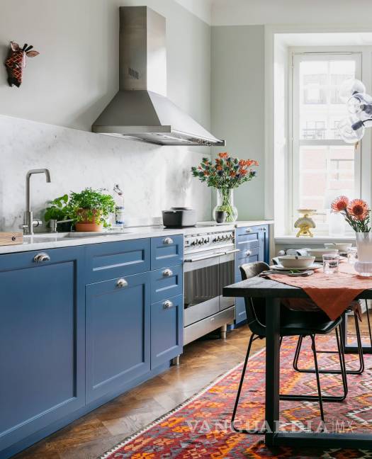 $!¡Adiós al blanco! Estos son los colores en tendencia para tu cocina