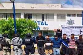 Elementos del Ejército, Guardia Nacional y Policía Estatal detuvieron a 11 hombres armados en Navolato, Sinaloa.