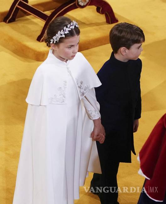 $!La princesa Charlotte y su hermano el príncipe Prince Louis leave.